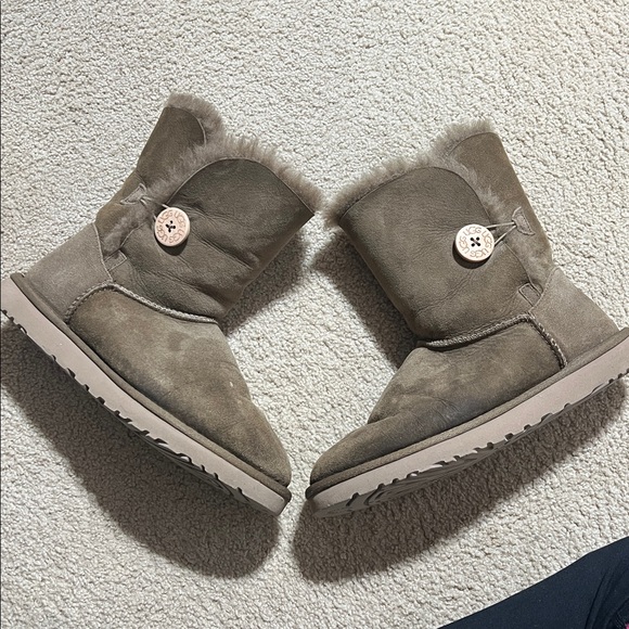 UGG Shoes - Ugg Brown Shearling Women's Boots
